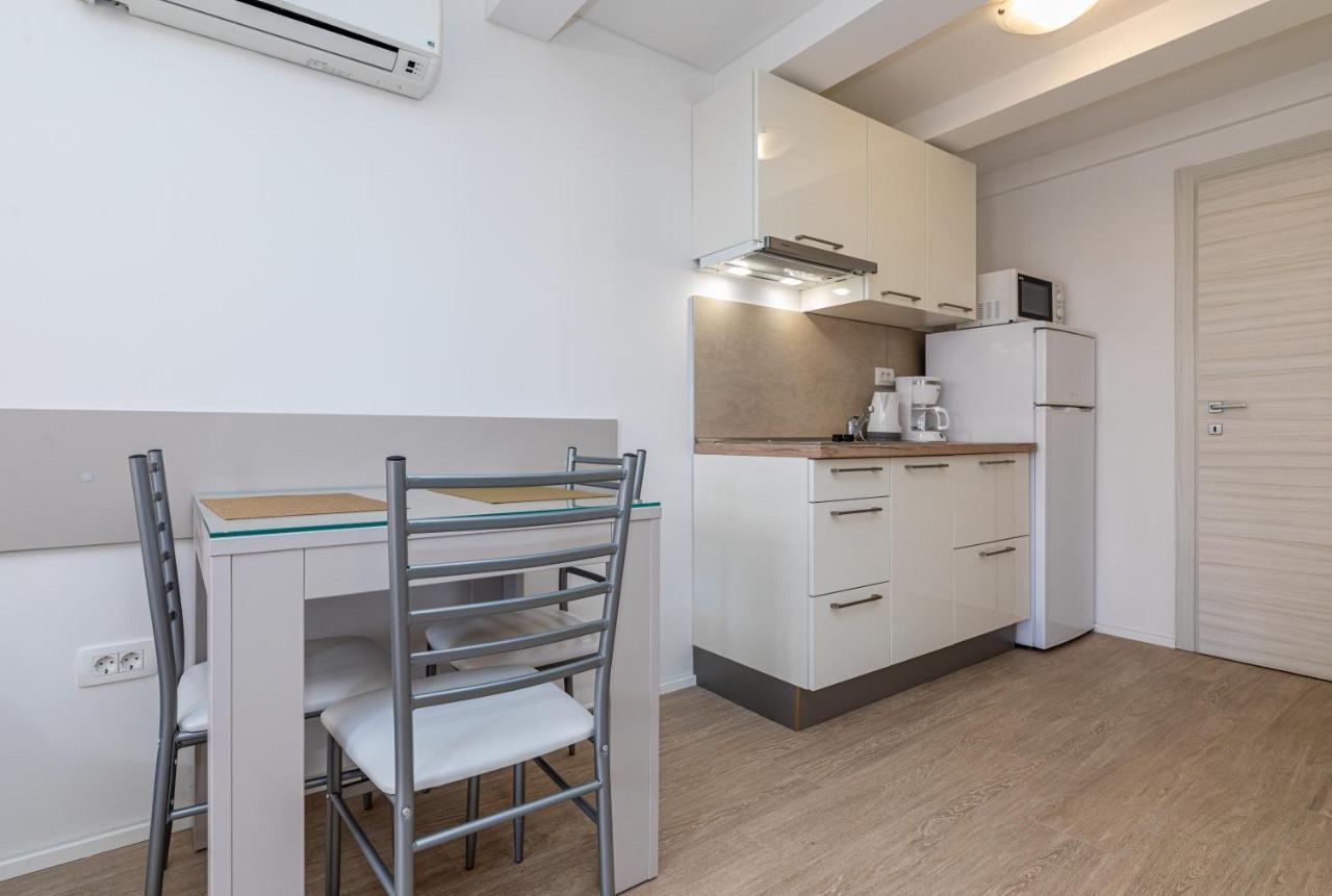 Apartments Crnekovic III Baska  Exterior photo