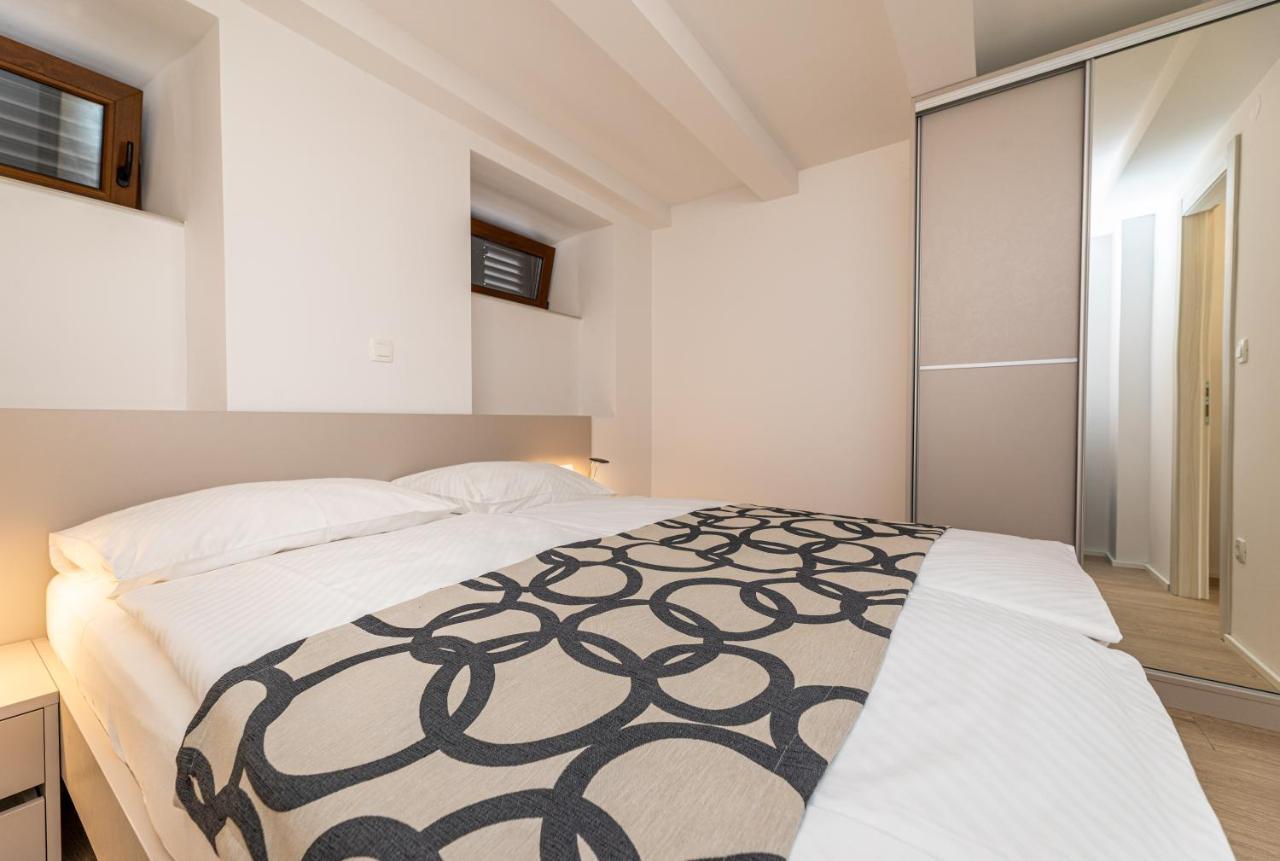 Apartments Crnekovic III Baska  Exterior photo