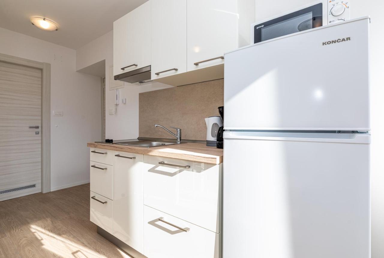 Apartments Crnekovic III Baska  Exterior photo