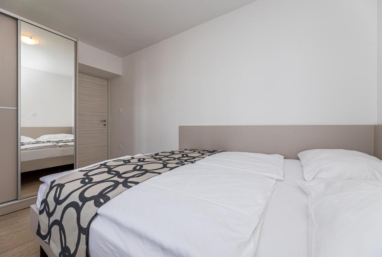 Apartments Crnekovic III Baska  Exterior photo